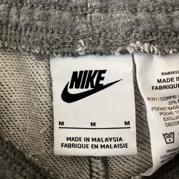 Nike Boys Elastic Shorts Excellent Condition - Picture 4 of 6